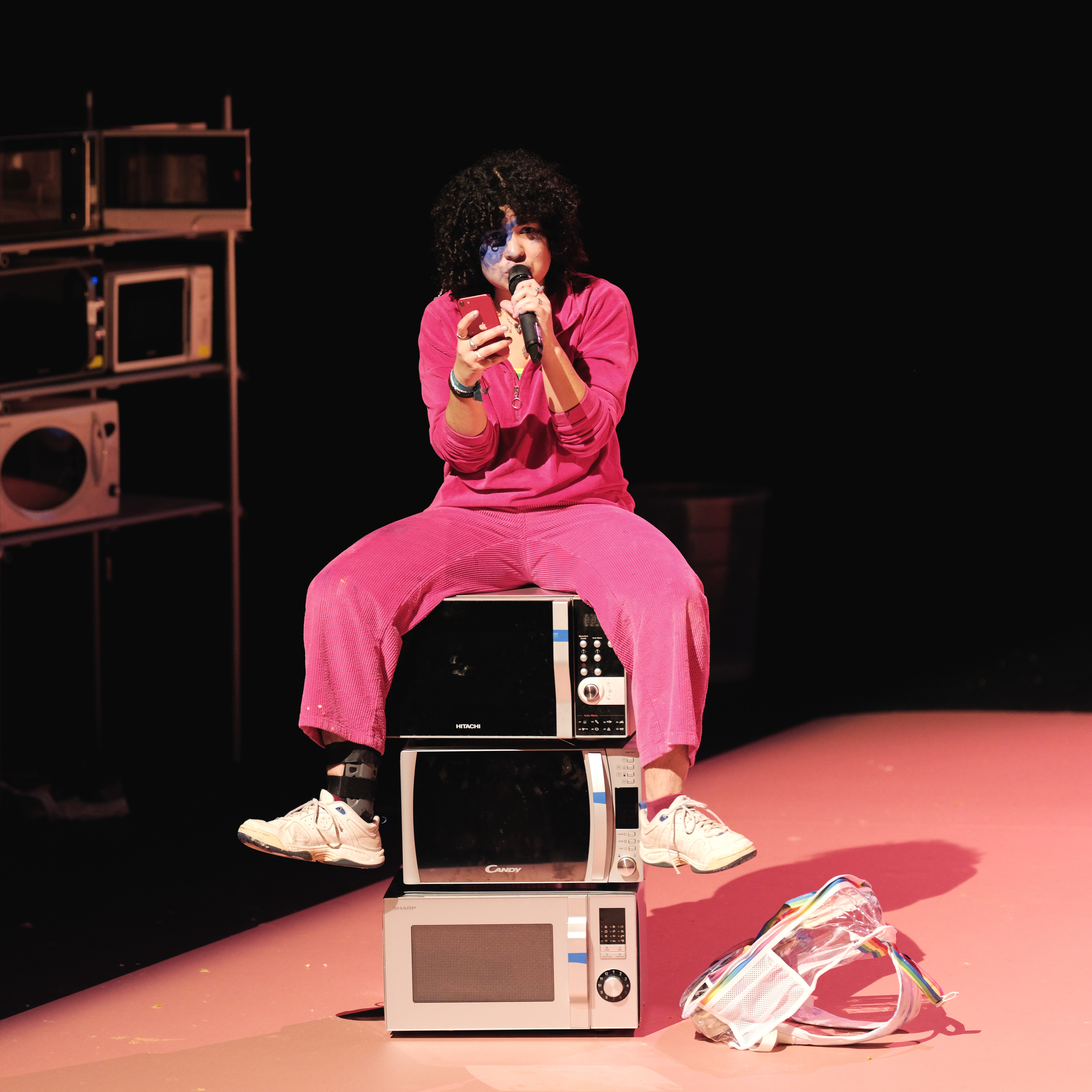 Photo du spectacle Plutôt vomir que faillir, décrite ci-contre