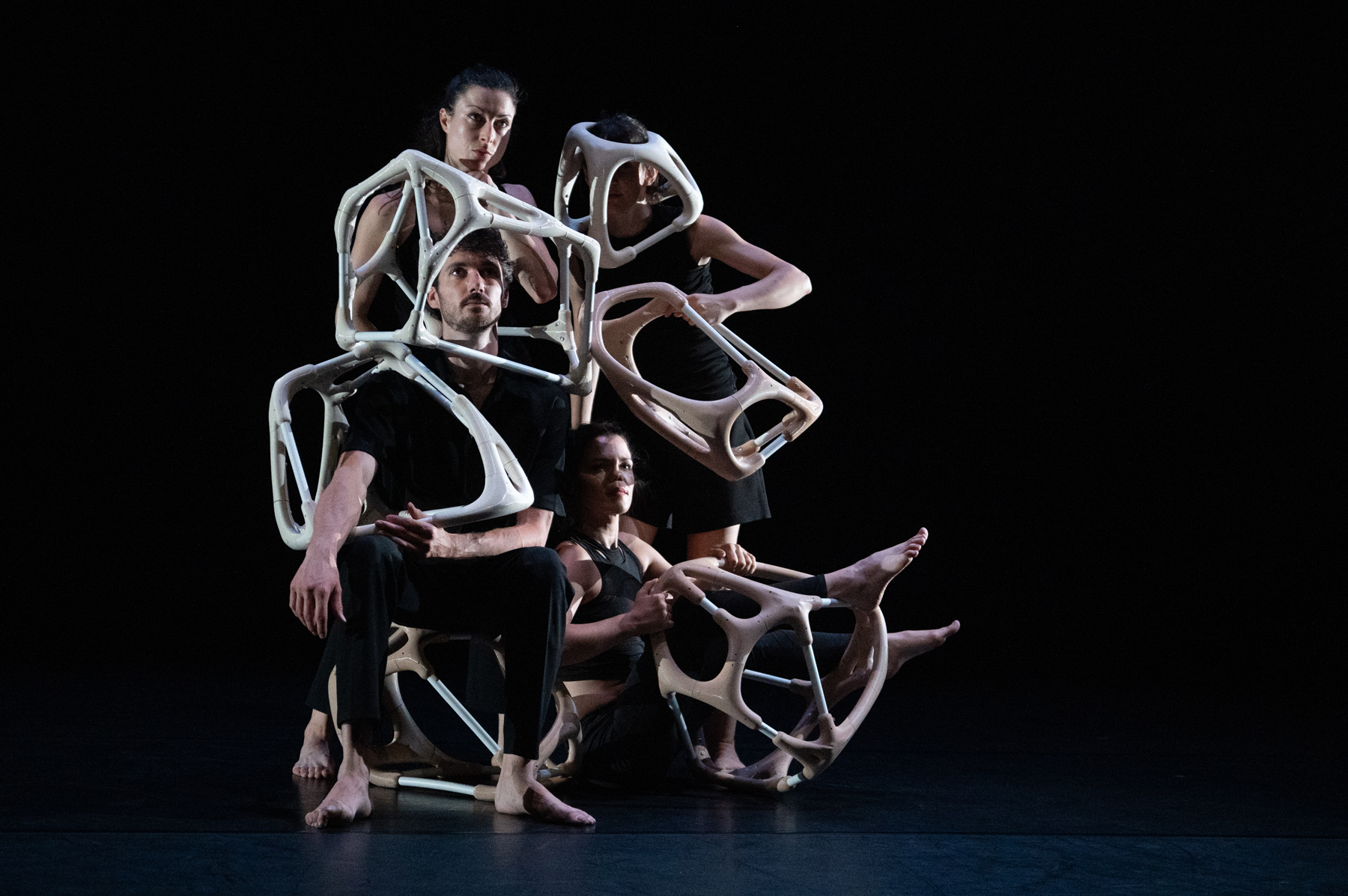 Photo du spectacle Starting with the limbs, décrite ci-contre